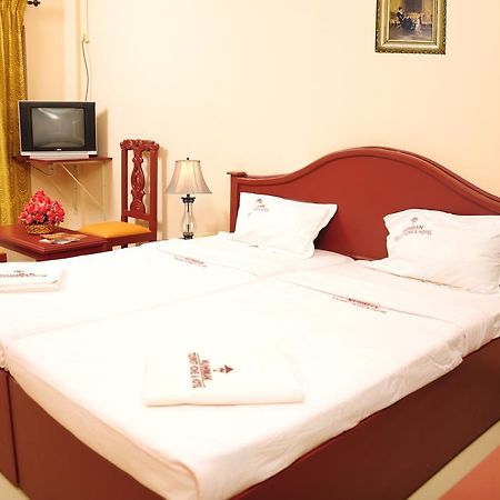 Hotel Nuhman Kondotty エクステリア 写真