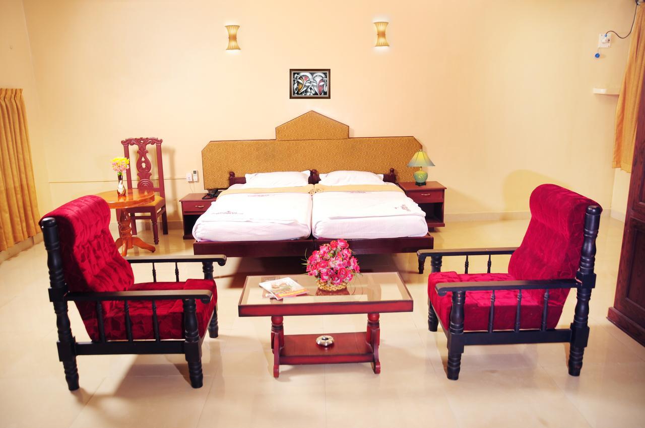 Hotel Nuhman Kondotty エクステリア 写真