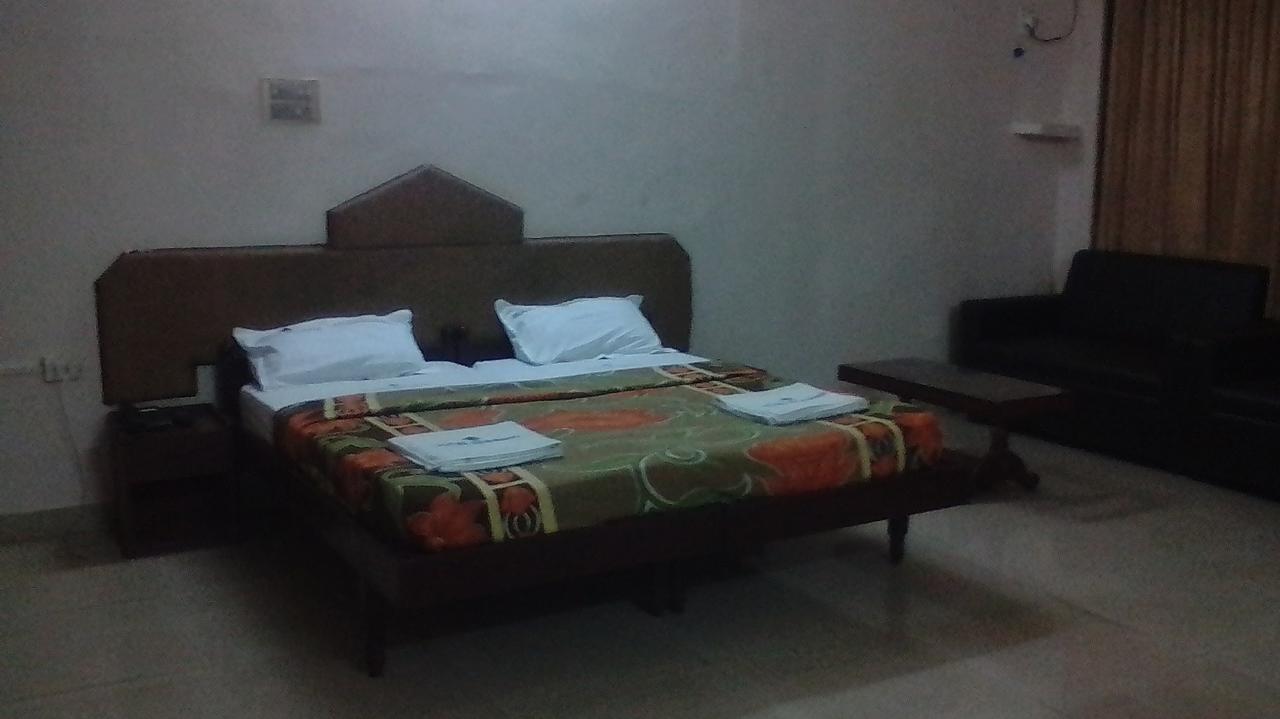 Hotel Nuhman Kondotty エクステリア 写真