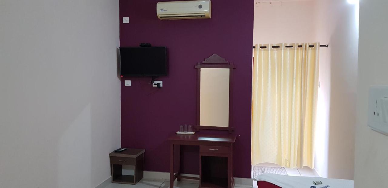 Hotel Nuhman Kondotty エクステリア 写真