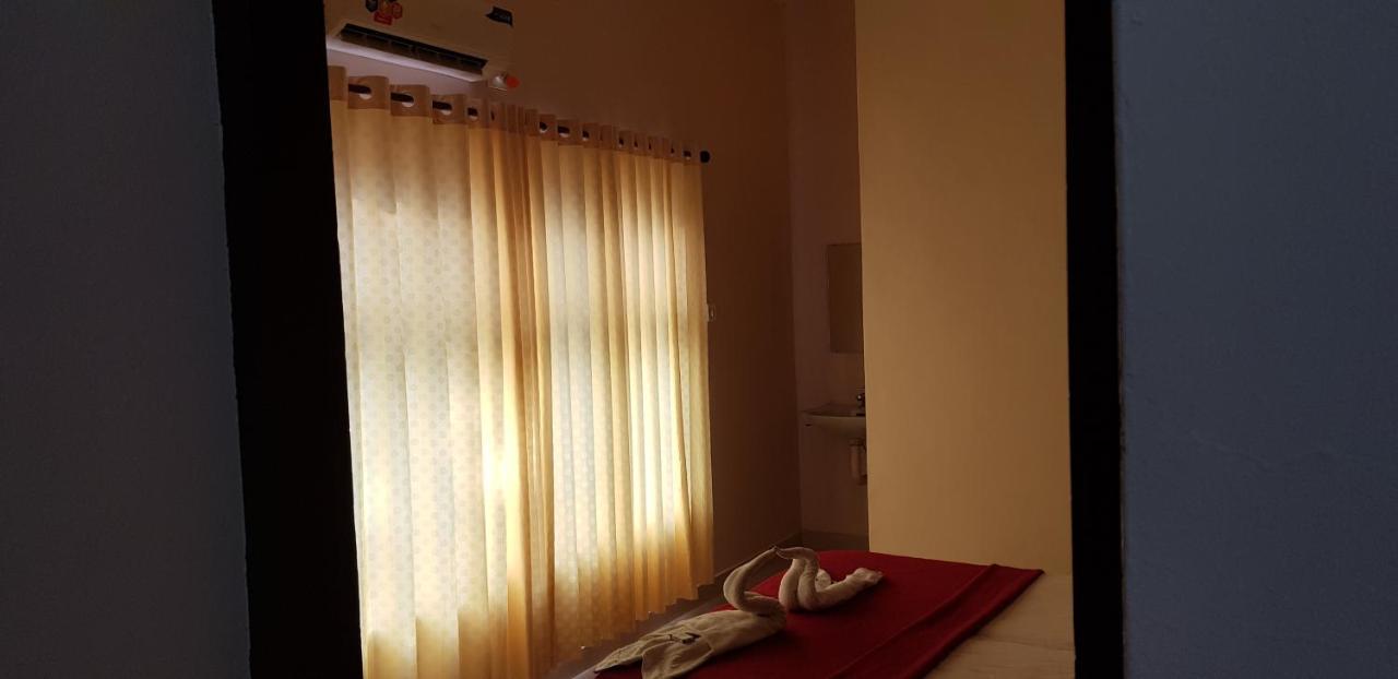 Hotel Nuhman Kondotty エクステリア 写真