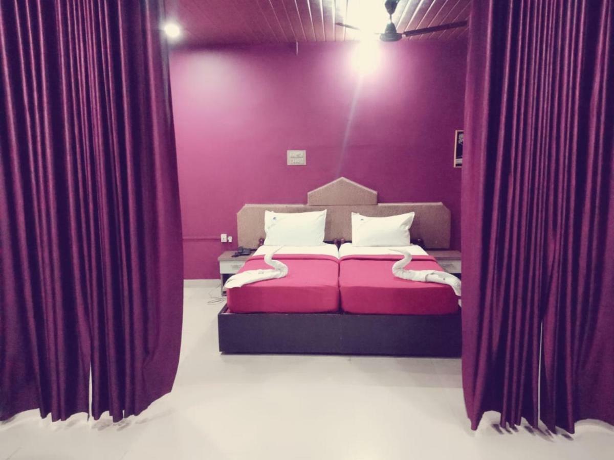 Hotel Nuhman Kondotty エクステリア 写真