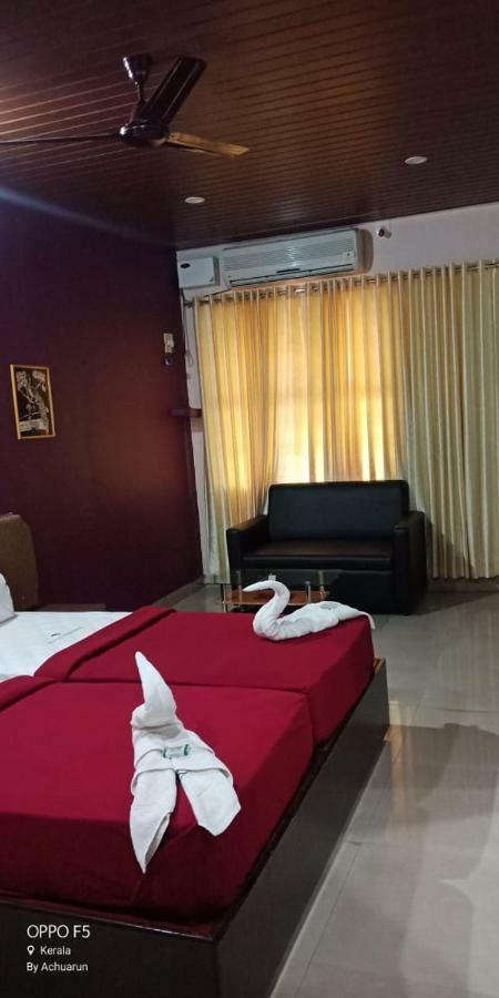 Hotel Nuhman Kondotty エクステリア 写真